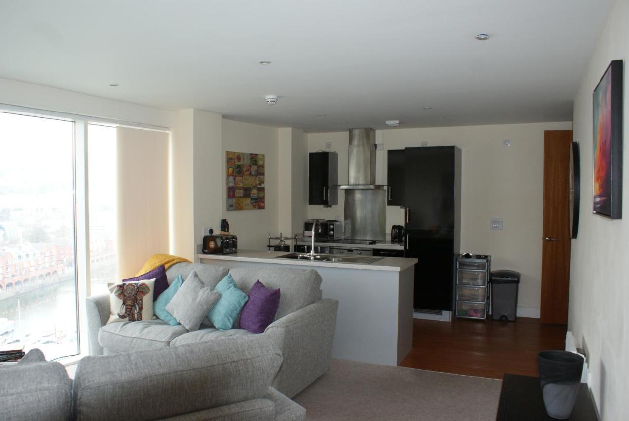 Coastal City Rooms - Waterfront Swansea Exterior photo